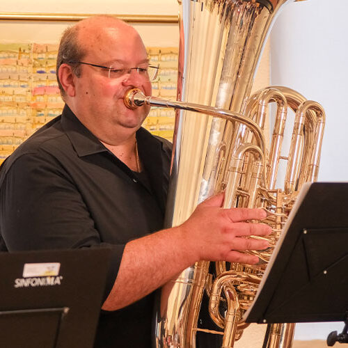 Bild von der Uraufführung von Hartensteins „Neue Bilder einer Ausstellung“ im Museum Haus Cajeth.